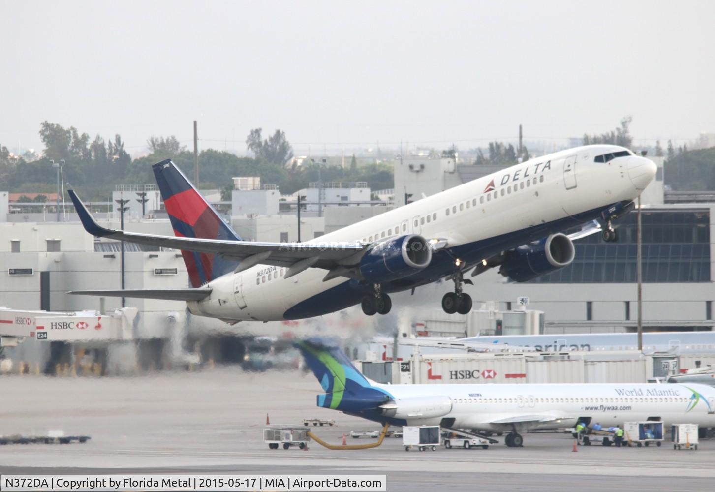 N372DA, 1998 Boeing 737-832 C/N 29620, Delta 737-800