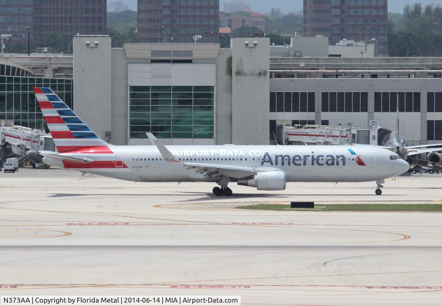 N373AA, 1992 Boeing 767-323 C/N 25200, American