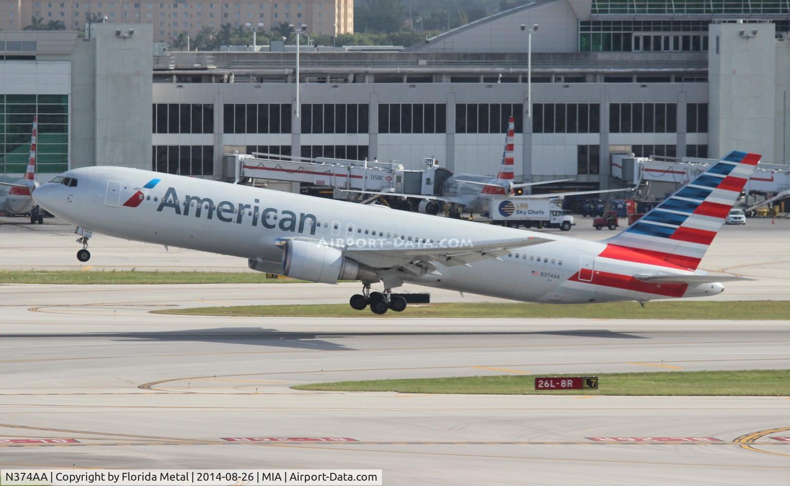 N374AA, 1992 Boeing 767-323 C/N 25201, American