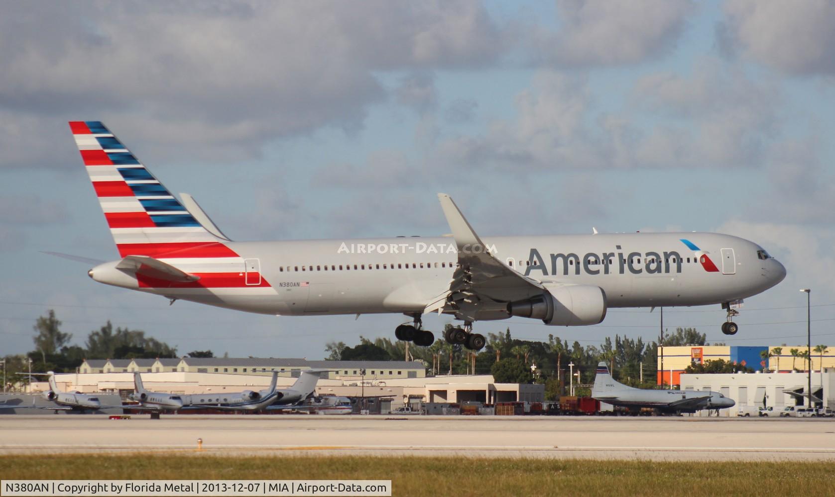 N380AN, 1993 Boeing 767-323 C/N 25449, American