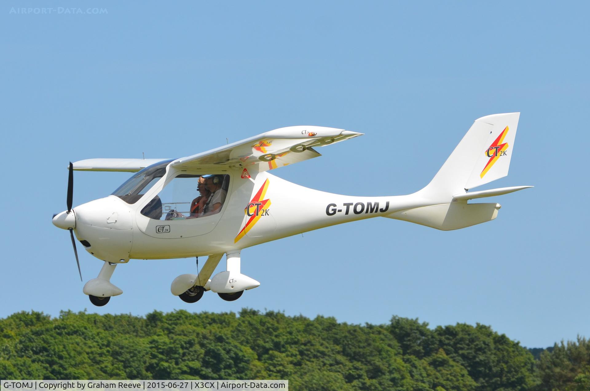 G-TOMJ, 2003 Flight Design CT2K C/N 7975, Landing at Northrepps.