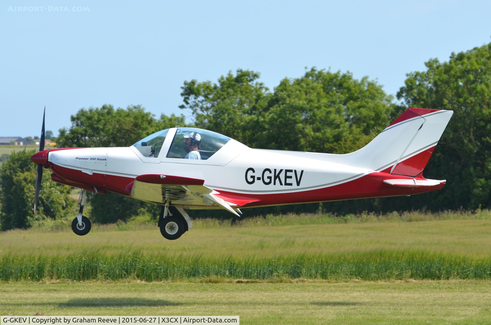 G-GKEV, 2010 Alpi Aviation Pioneer 300 Hawk C/N LAA 330A-14965, Landing at Northrepps.