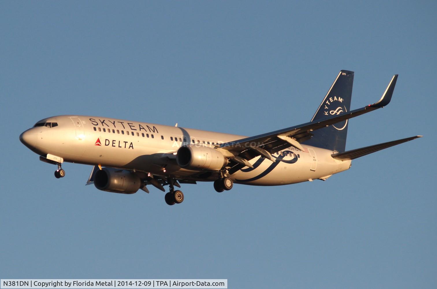 N381DN, 1999 Boeing 737-832 C/N 30350, Delta Sky Team