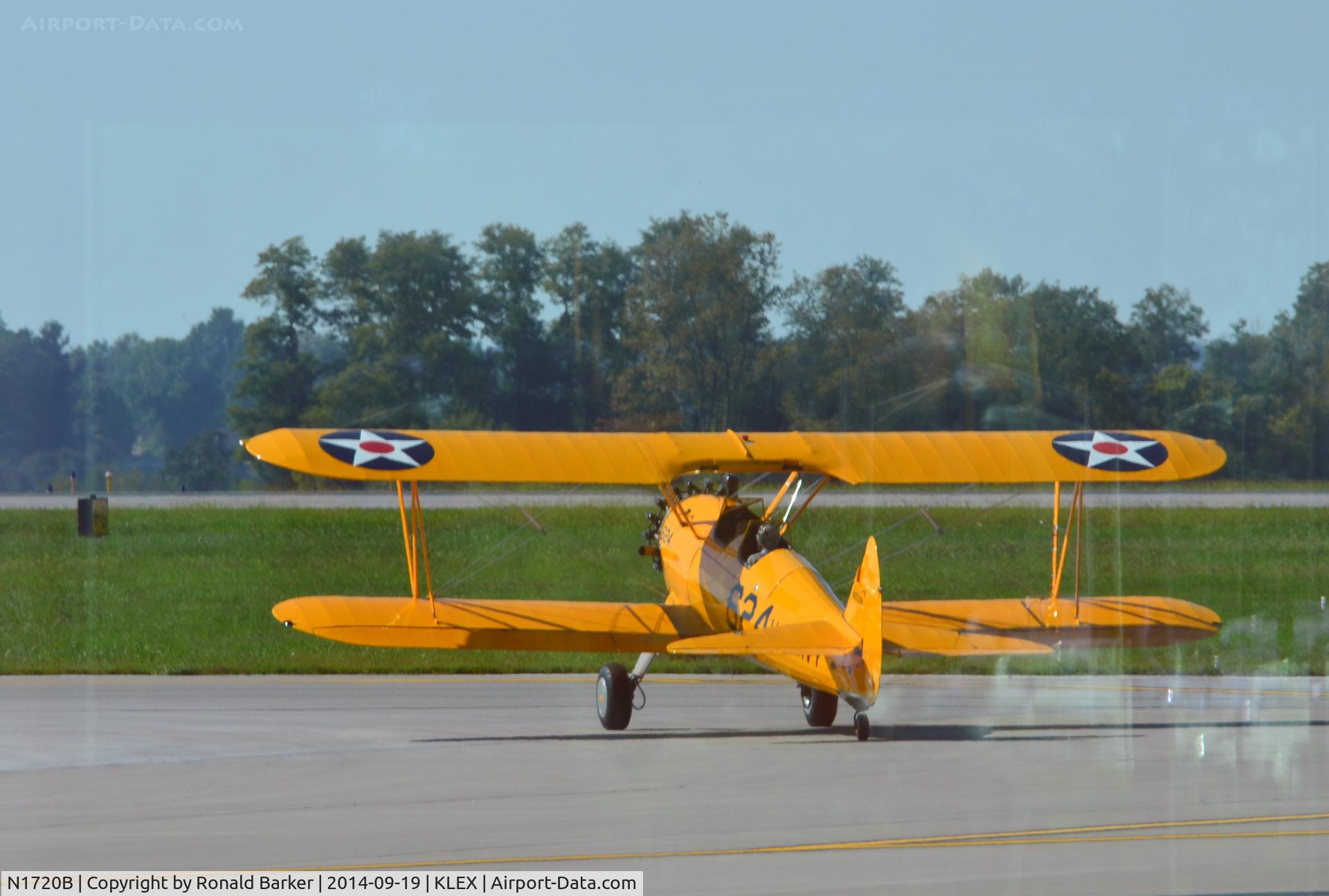 N1720B, Boeing B75N1 C/N 75-6017, Taxi Lexington