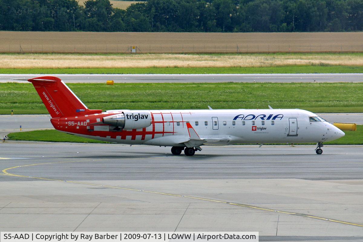 S5-AAD, 1997 Canadair CRJ-200LR (CL-600-2B19) C/N 7166, Canadair CRJ-200LR [7166] (Adria Airways) Vienna-Schwechat~OE 13/07/2009