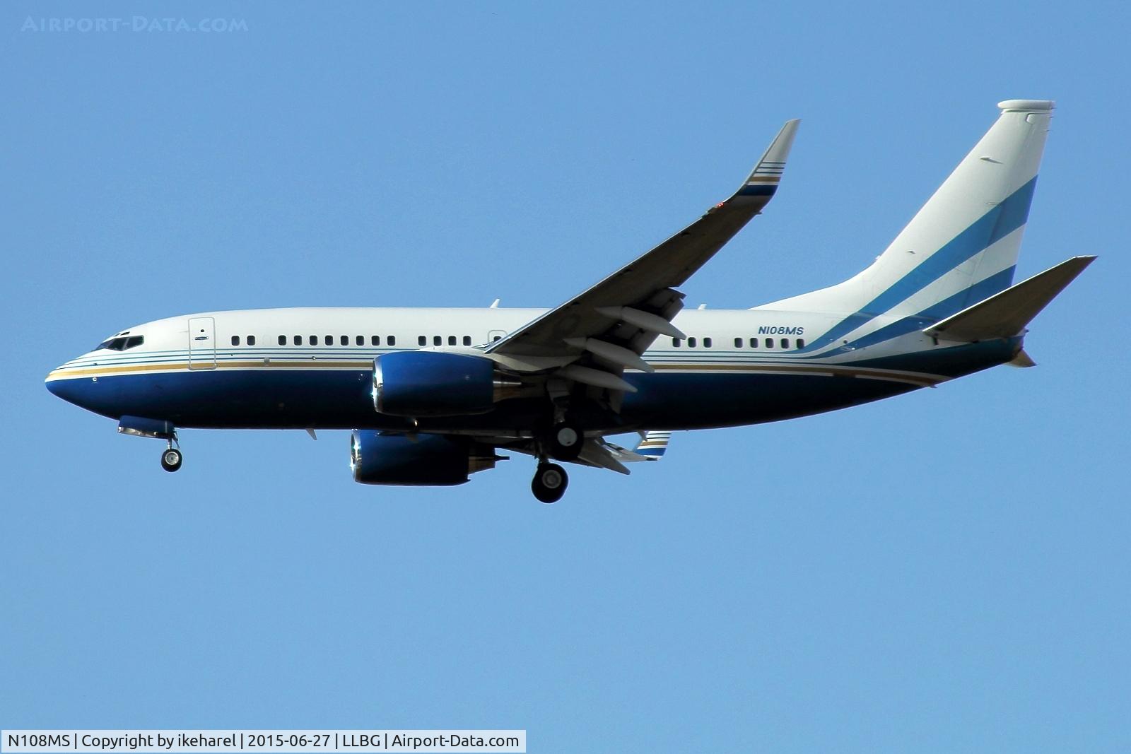 N108MS, 2002 Boeing 737-7BC C/N 33102, Private jet landing on runway 30.