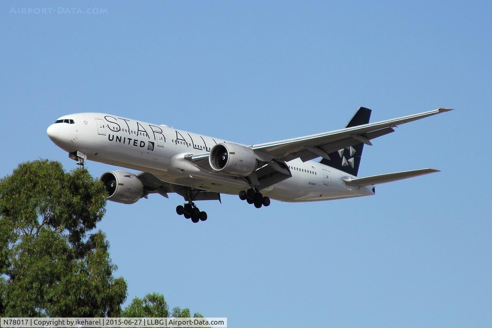 N78017, 2002 Boeing 777-224 (ER) C/N 31679, Landing runway 30, after almost 10h flight from Newark, USA.