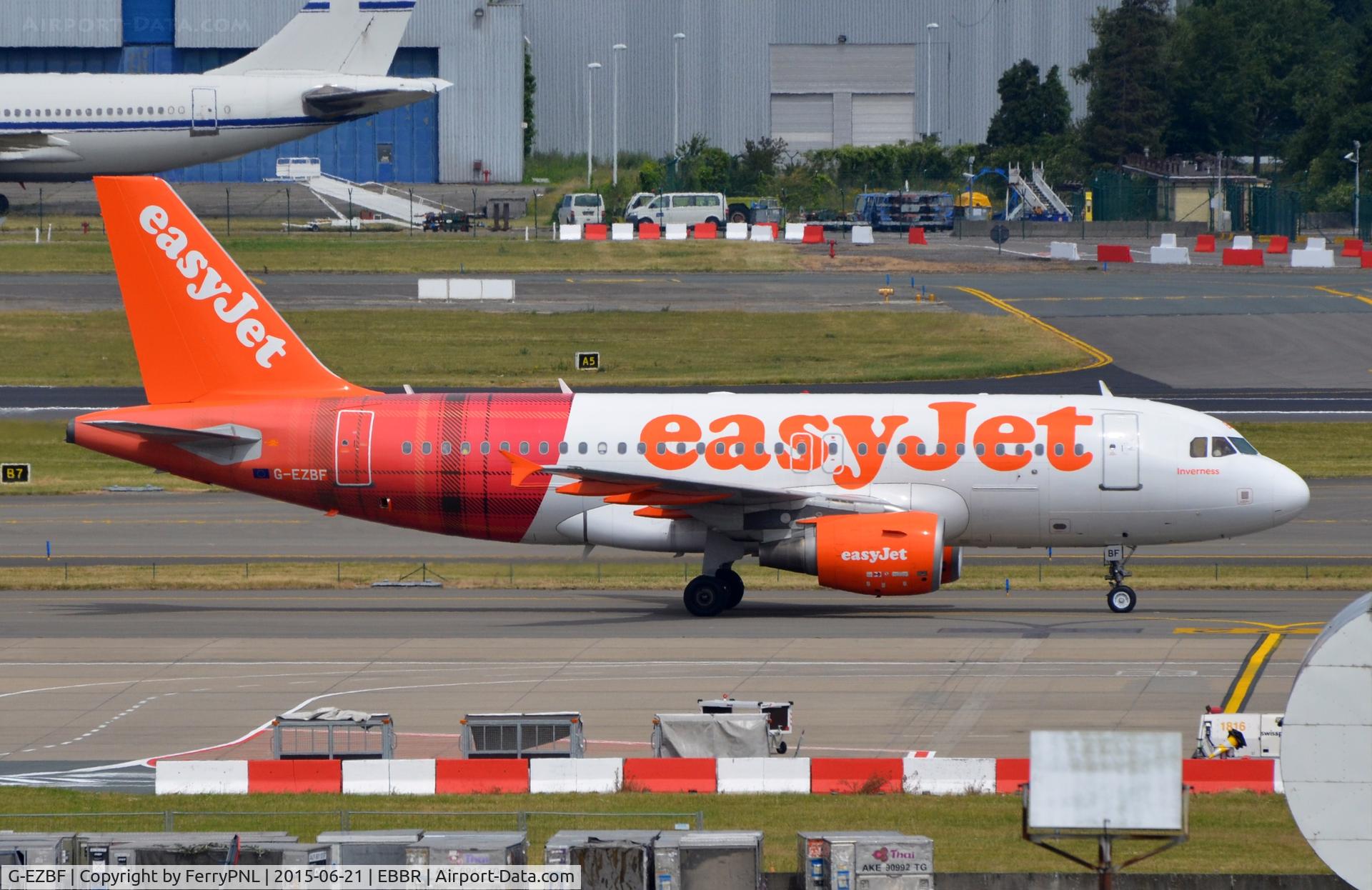 G-EZBF, 2006 Airbus A319-111 C/N 2923, Easyjet in tartan.