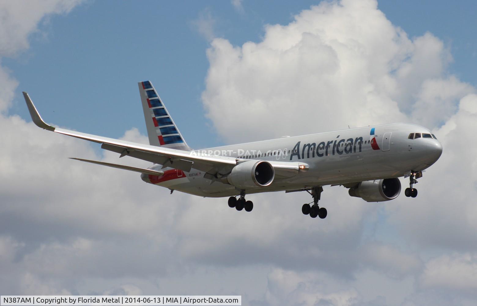 N387AM, 1994 Boeing 767-323 C/N 27184, American