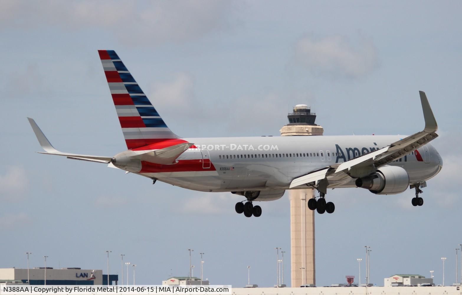 N388AA, 1994 Boeing 767-323 C/N 27448, American