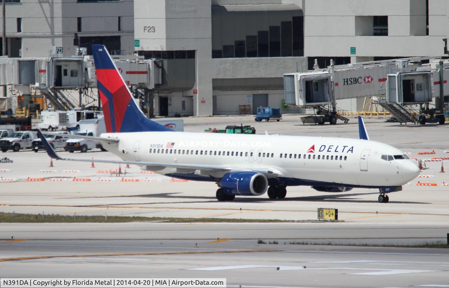 N391DA, 2000 Boeing 737-832 C/N 30560, Delta