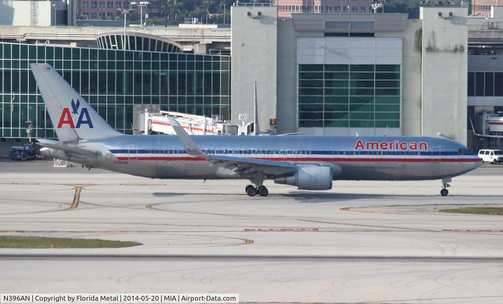 N396AN, 1999 Boeing 767-323/ER C/N 29603, American