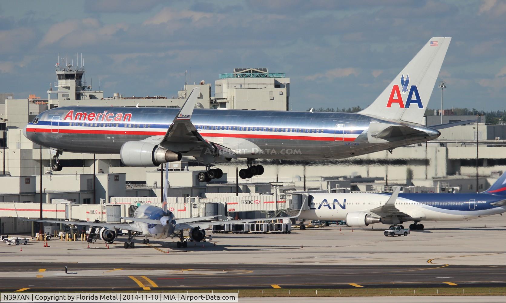 N397AN, 1999 Boeing 767-323/ER C/N 29604, American
