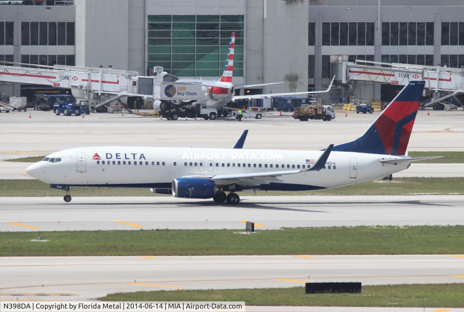 N398DA, 2000 Boeing 737-832 C/N 30774, Delta 737-800