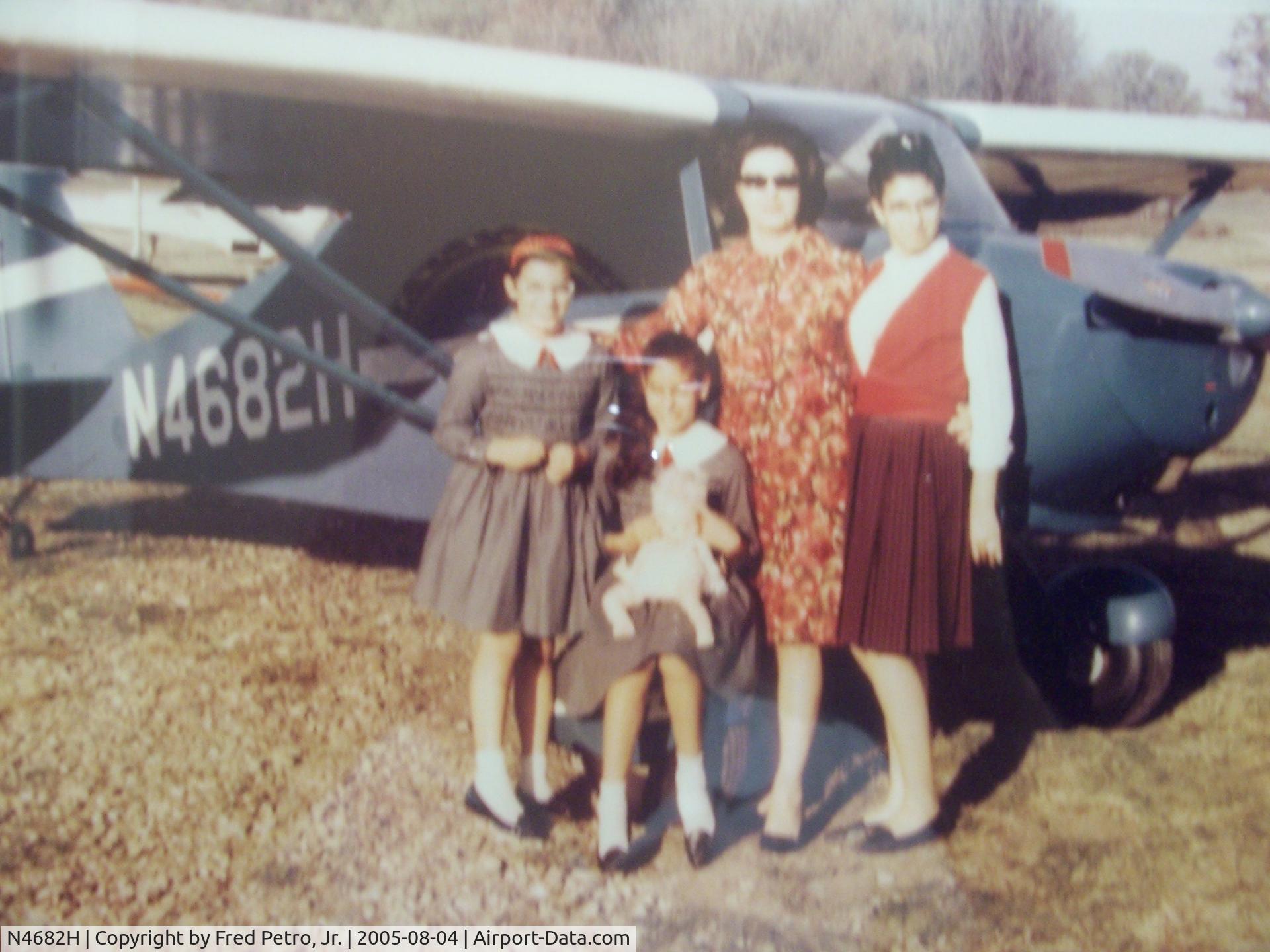 N4682H, 1948 Piper PA-17 Vagabond C/N 17-81, Fred Petro, Jr. owner and pilot.  This is a picture of his family taken in the late 1960's.