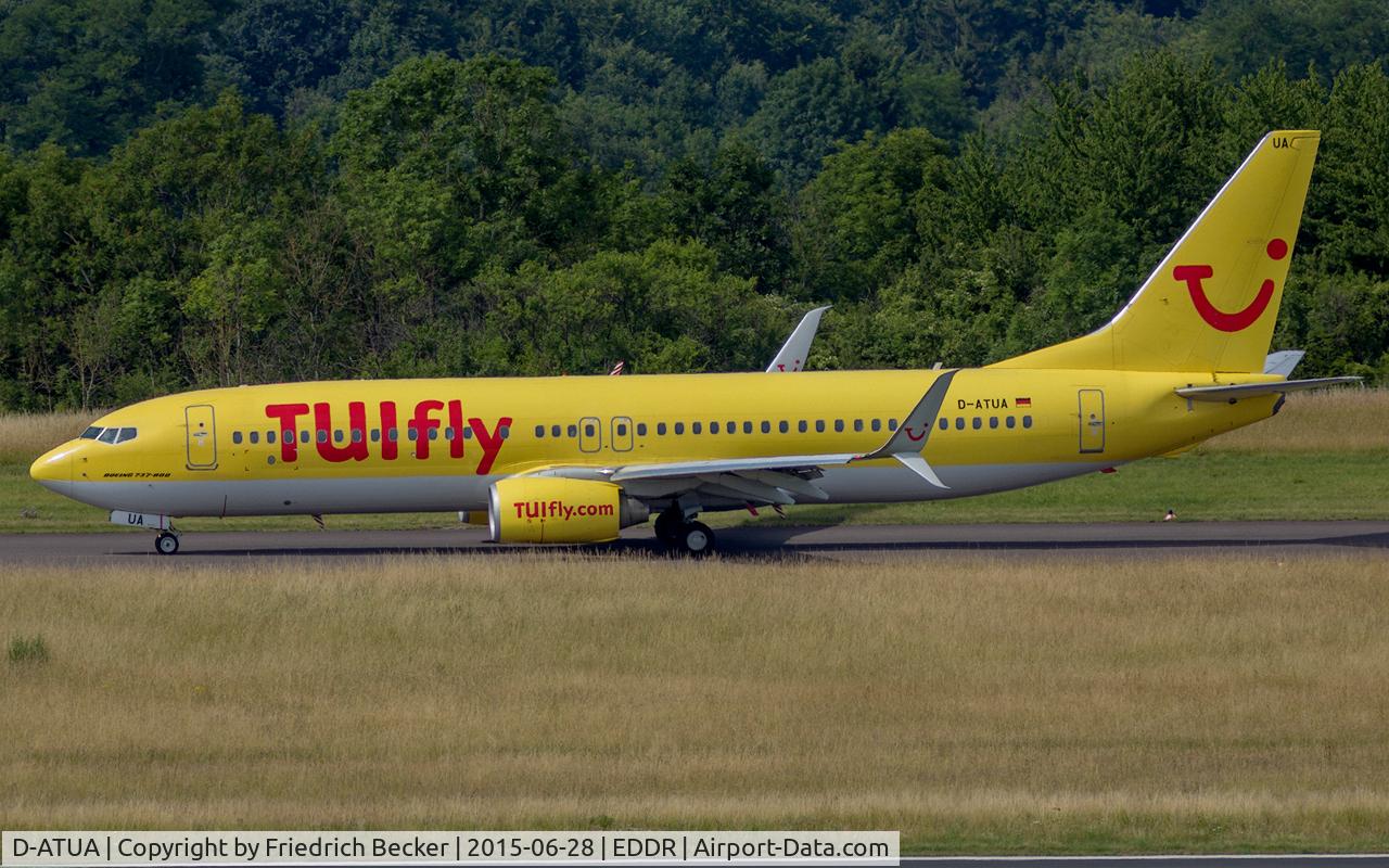 D-ATUA, 2010 Boeing 737-8K5 C/N 37245, taxying to the active