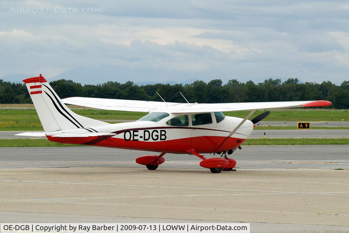 OE-DGB, 1972 Cessna 182P Skylane C/N 18261104, Cessna 182P Skylane [182-61104] Vienna-Schwechat~OE 13/07/2009