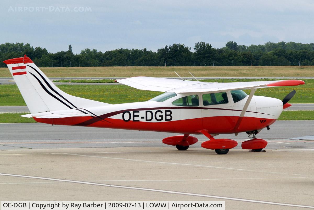 OE-DGB, 1972 Cessna 182P Skylane C/N 18261104, Cessna 182P Skylane [182-61104] Vienna-Schwechat~OE 13/07/2009