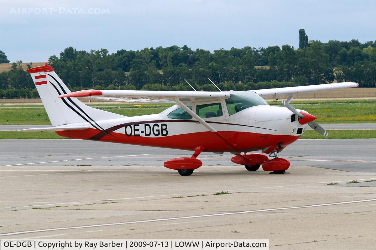 OE-DGB, 1972 Cessna 182P Skylane C/N 18261104, Cessna 182P Skylane [182-61104] Vienna-Schwechat~OE 13/07/2009