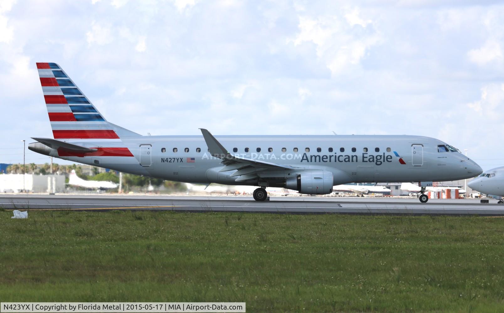 N423YX, 2014 Embraer 175LR (ERJ-170-200LR) C/N 17000392, American Eagle
