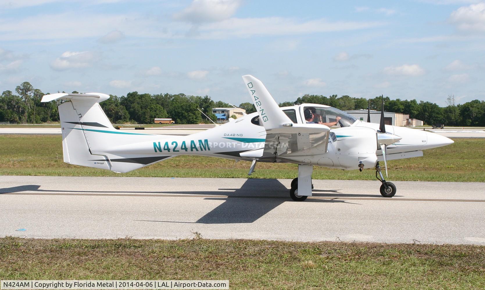 N424AM, 2006 Diamond DA-42 Twin Star C/N 42.AC024, Diamond