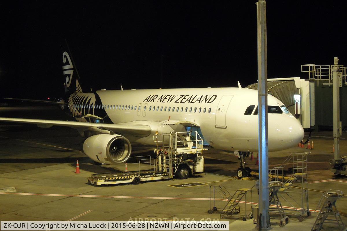 ZK-OJR, 2011 Airbus A320-232 C/N 4884, At Wellington