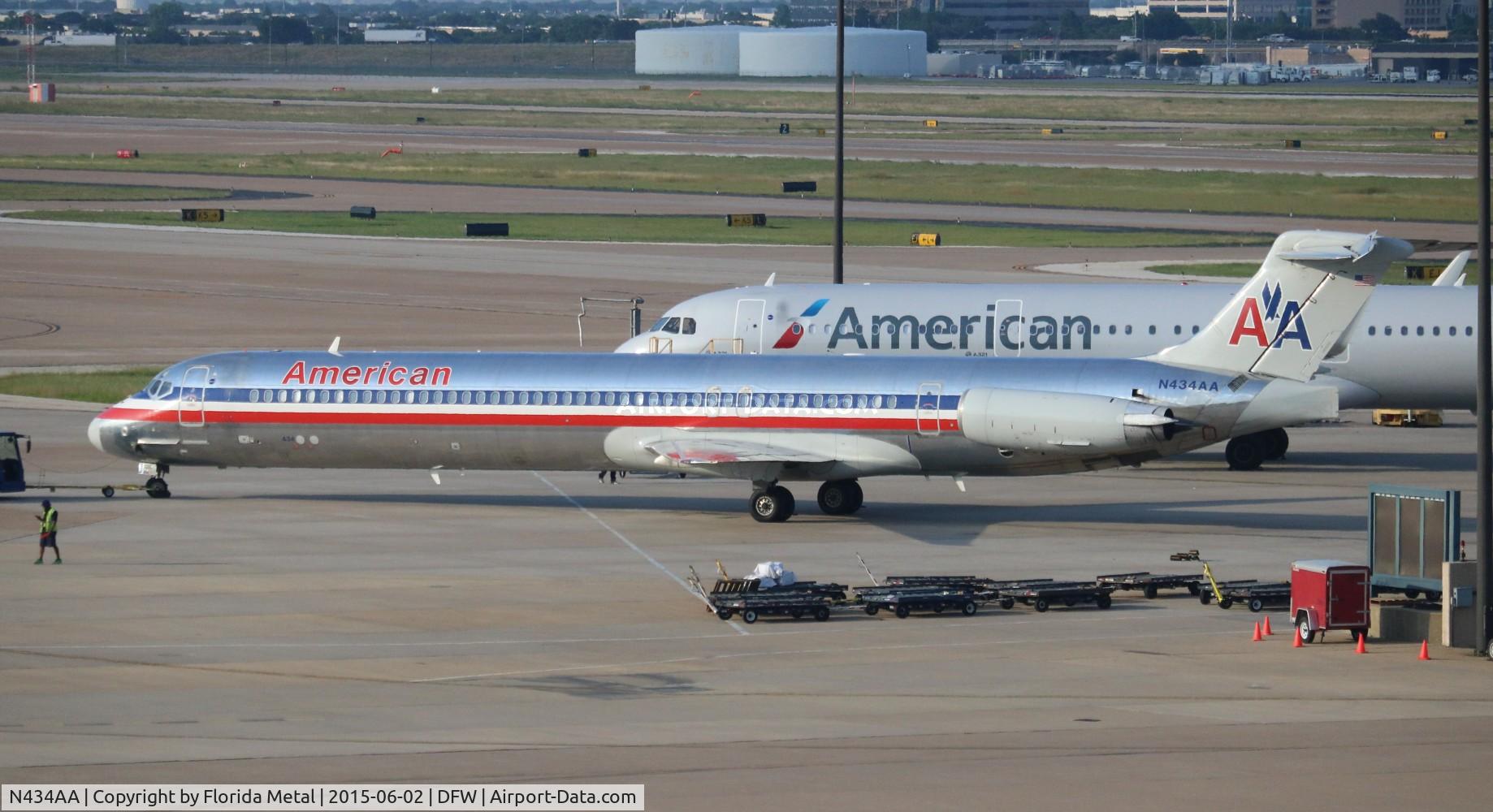 N434AA, 1987 McDonnell Douglas MD-83 (DC-9-83) C/N 49452, American