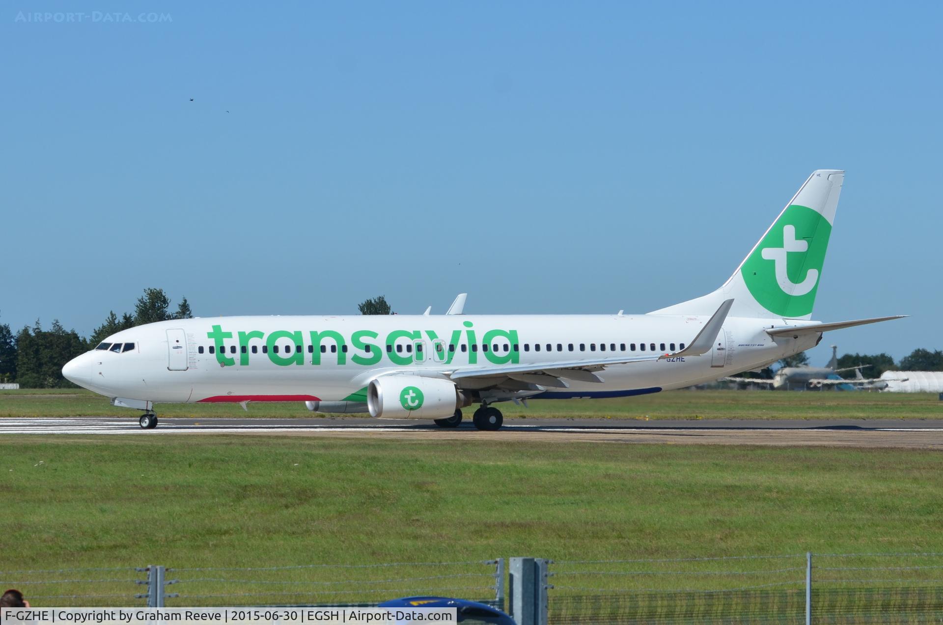 F-GZHE, 2008 Boeing 737-8K2 C/N 29678, About to depart on runway 