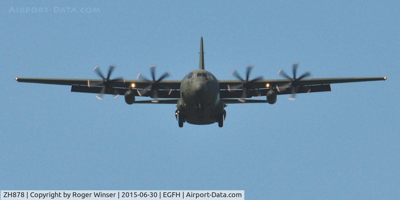 ZH878, 1998 Lockheed Martin C-130J-30 Hercules C.4 C/N 382-5462, RAF Hercules C.4 aircraft coded 878 of the Brize Norton Transport Wing over Runway 22.
Recently fitted with under wing fuel tanks.