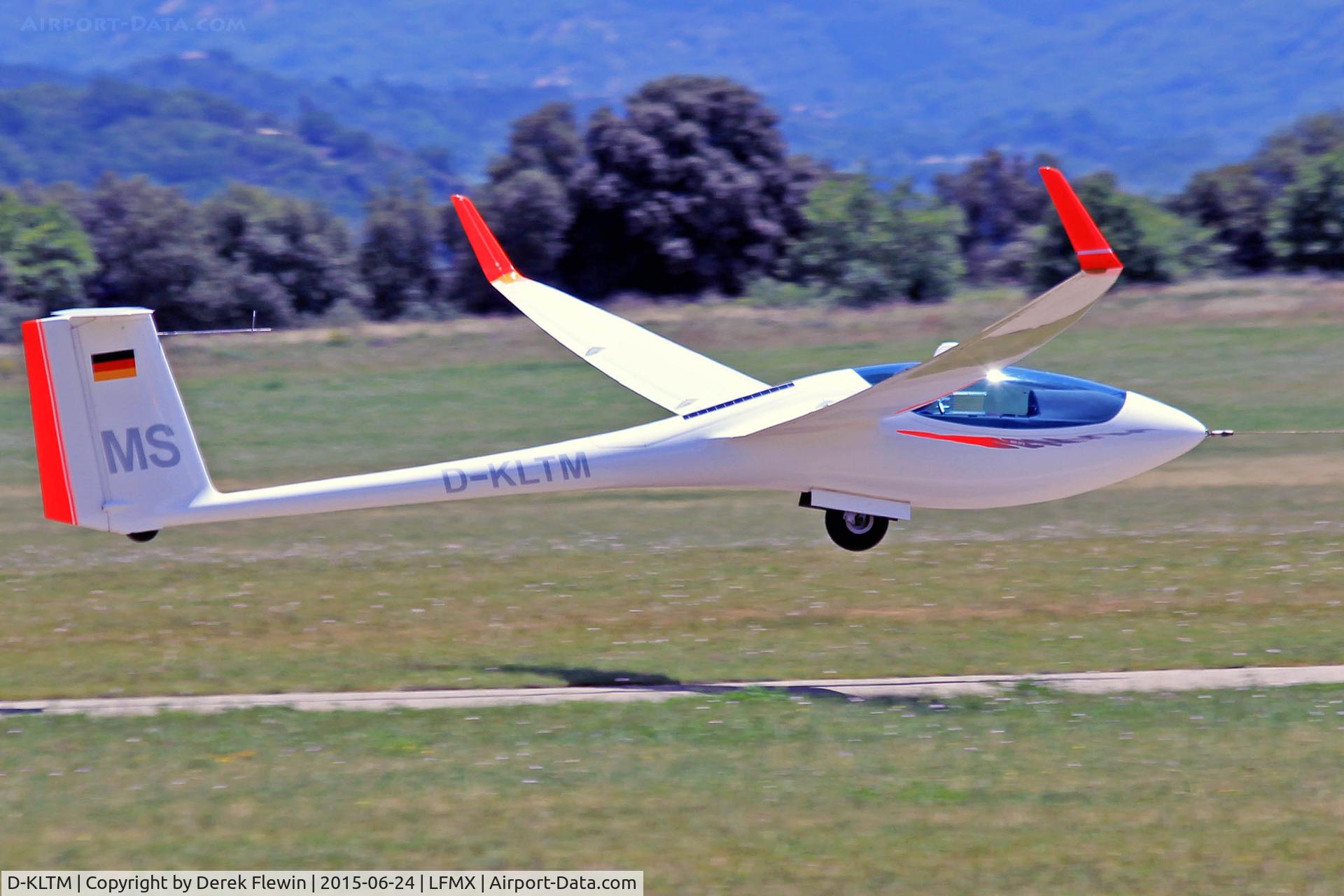 D-KLTM, 2010 Schleicher ASG-29 C/N 29614, ASG29, coded MS, seen departing on aerotow.