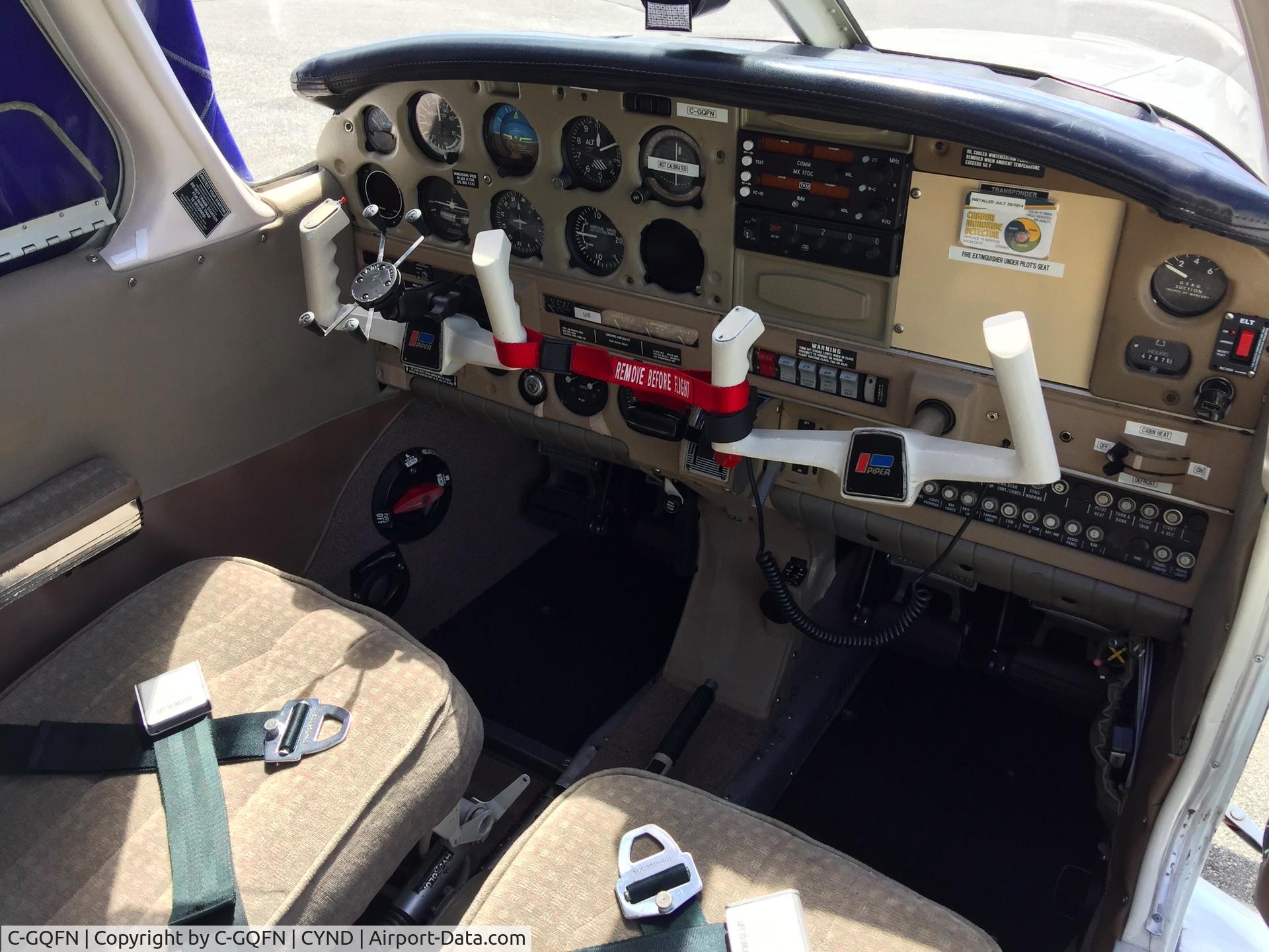 C-GQFN, 1976 Piper PA-28-140 Cherokee Cruiser C/N 28-7725089, Interior Picture