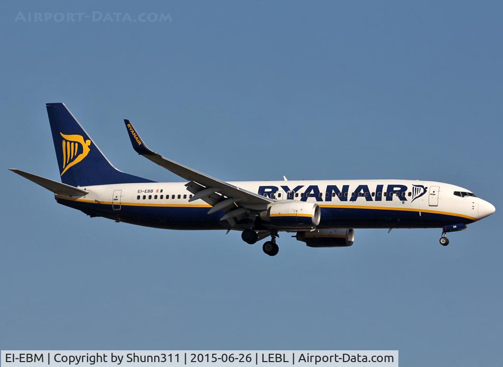 EI-EBM, 2009 Boeing 737-8AS C/N 35002, Landing rwy 25R
