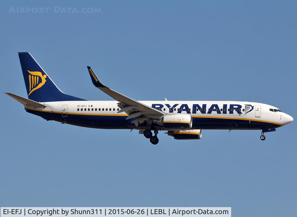 EI-EFJ, 2009 Boeing 737-8AS C/N 37536, Landing rwy 25R