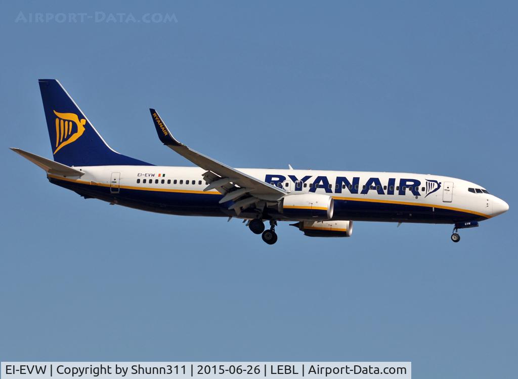 EI-EVW, 2012 Boeing 737-8AS C/N 40318, Landing rwy 25R