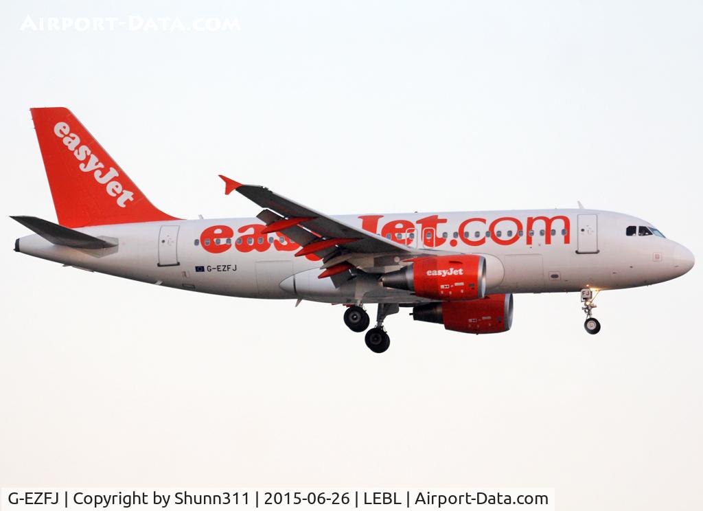 G-EZFJ, 2009 Airbus A319-111 C/N 4040, Landing rwy 25R