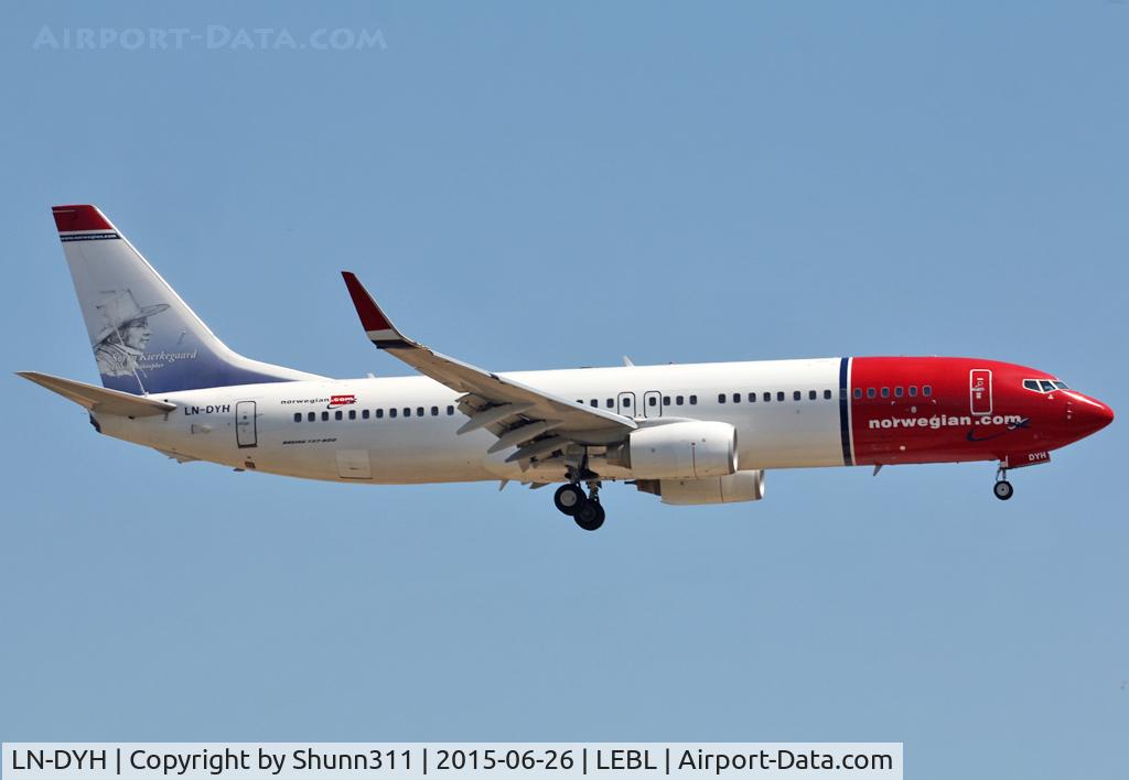 LN-DYH, 2010 Boeing 737-8JP C/N 40865, Landing rwy 25R