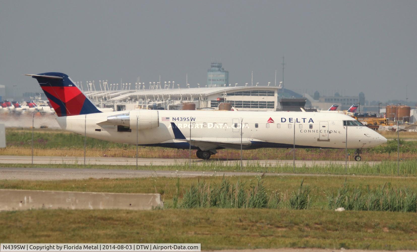 N439SW, 2001 Bombardier CRJ-200LR (CL-600-2B19) C/N 7578, Skywest CRJ-200