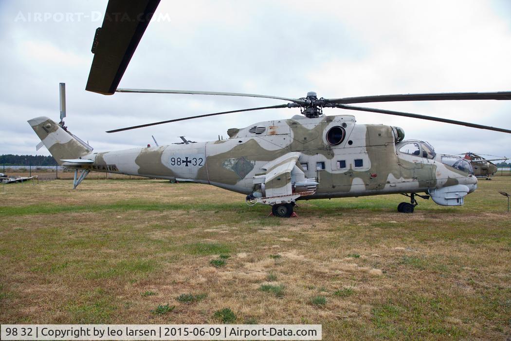 98 32, Mil Mi-24D Hind C/N 340287, Flugplatzmuseum Cottbus 9.6.15