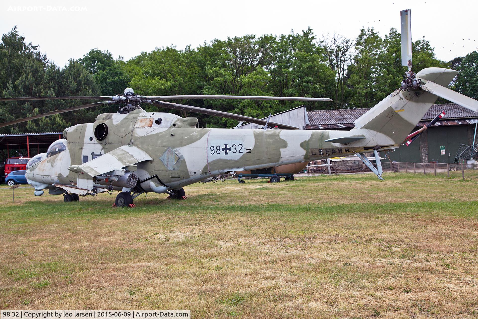 98 32, Mil Mi-24D Hind C/N 340287, Flugplatzmuseum Cottbus 9.6.15