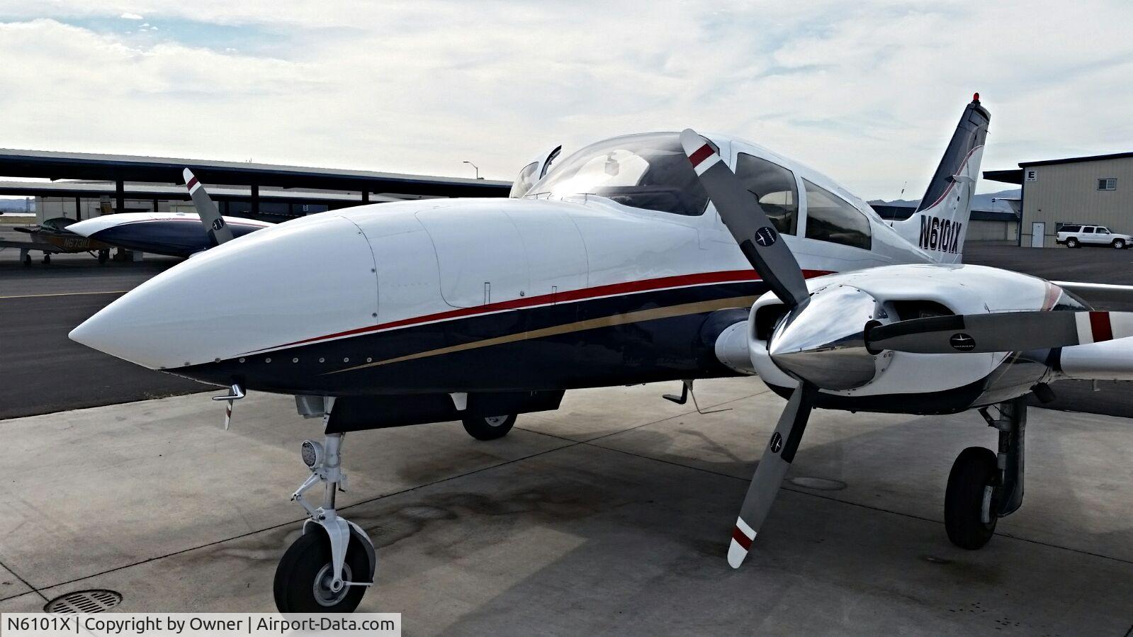 N6101X, 1978 Cessna 310R C/N 310R1267, Owner just washed her