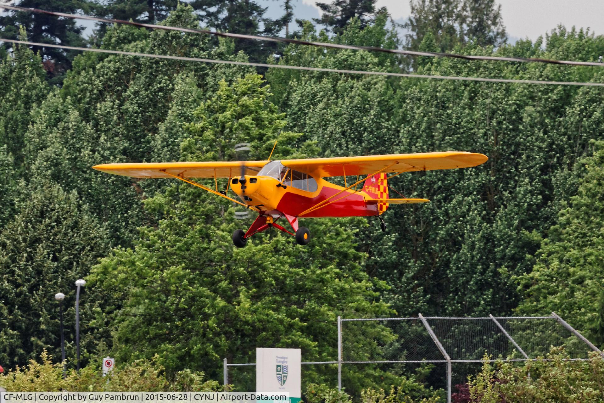 CF-MLG, 1947 Piper J3C-65 Cub Cub C/N 16769, Landing
