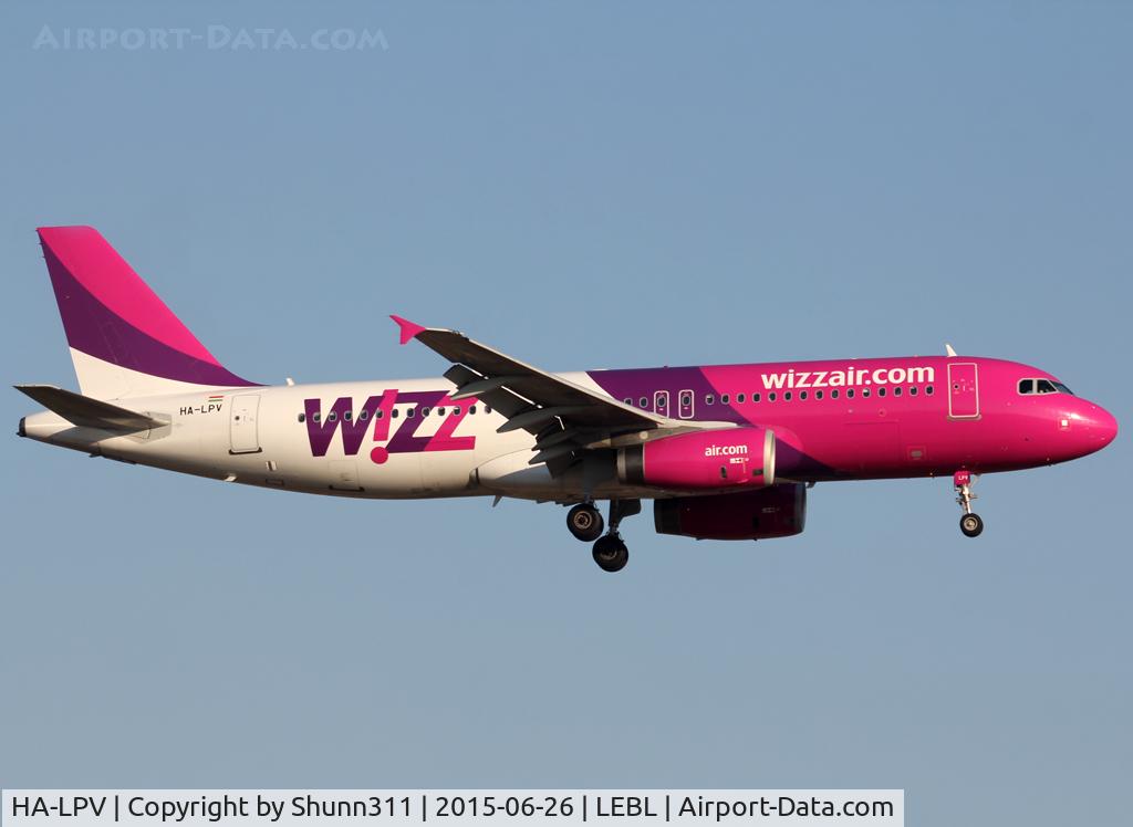 HA-LPV, 2009 Airbus A320-232 C/N 3927, Landing rwy 25R