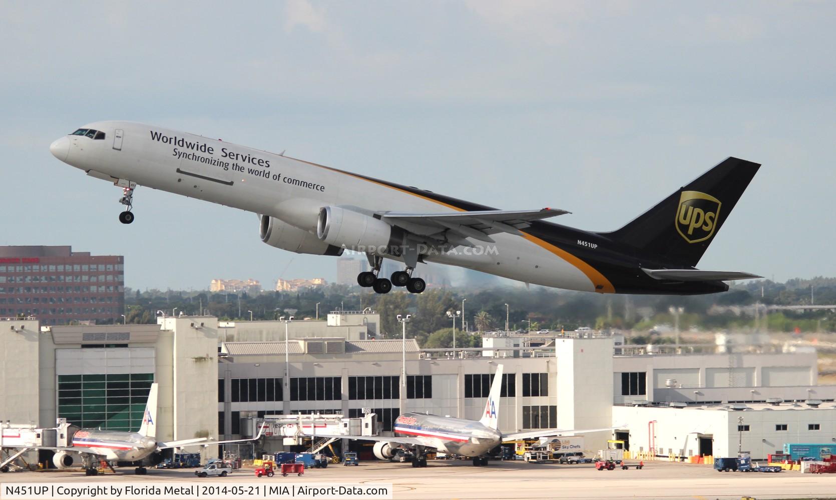 N451UP, 1995 Boeing 757-24APF C/N 27739, UPS 757-200