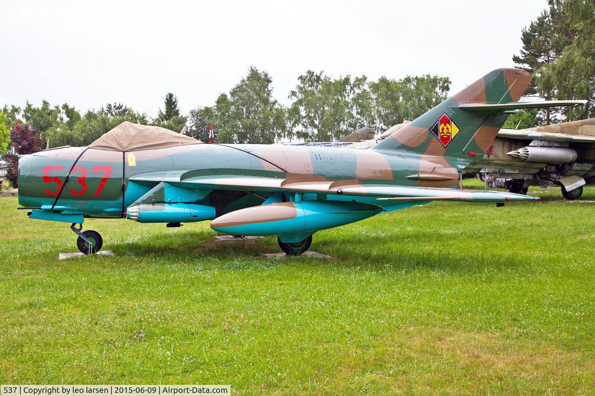 537, 1958 WSK Mielec Lim-5 MiG-17F C/N 1C 09-17, Flugplatzmuseum Cottbus 9.6.15