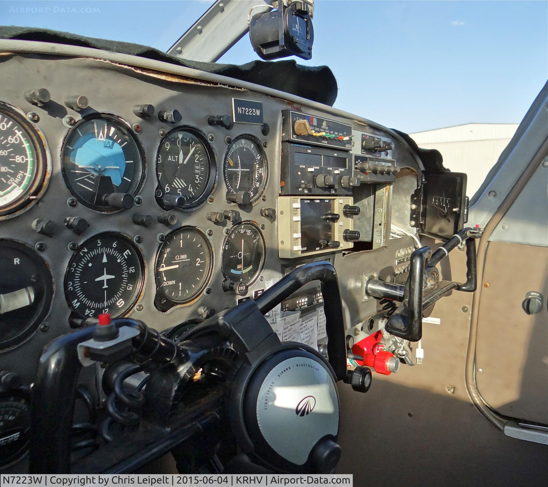 N7223W, 1963 Piper PA-28-180 C/N 28-1038, The cockpit of a transient 1963 Piper Cherokee at Reid Hillview Airport, CA.