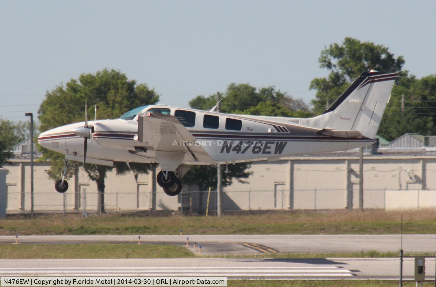 N476EW, 1996 Raytheon Aircraft Company 58 C/N TH-1797, Beech 58