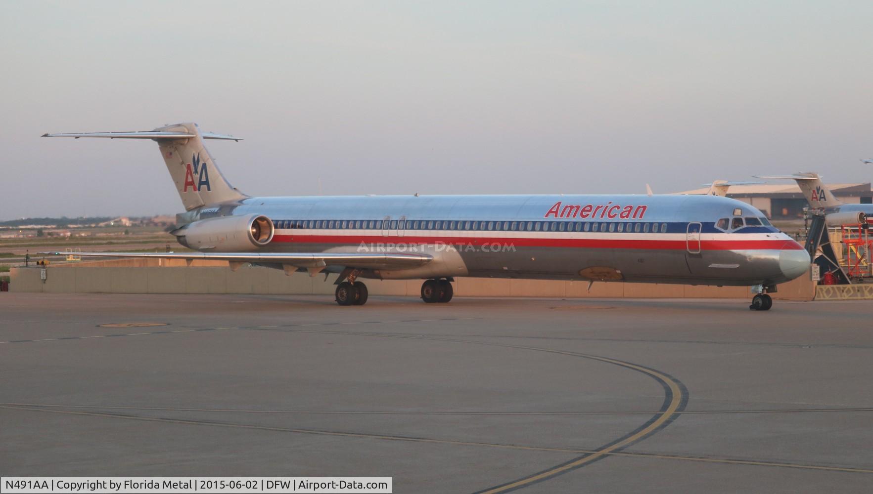 N491AA, 1989 McDonnell Douglas MD-82 (DC-9-82) C/N 49684, American