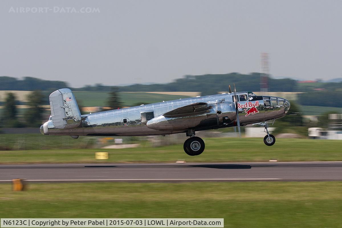 N6123C, 1945 North American B-25J-30-NC Mitchell Mitchell C/N 108-47647, takeoff panning