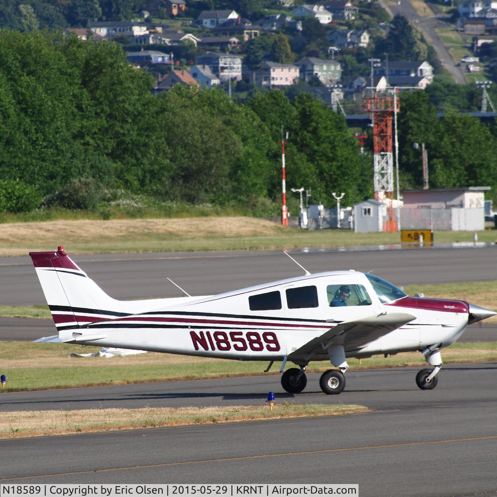 N18589, 1982 Beech C23 Sundowner 180 Sundowner 180 C/N M-2360, 1982 Beech C-23 during engine warm up at RNT