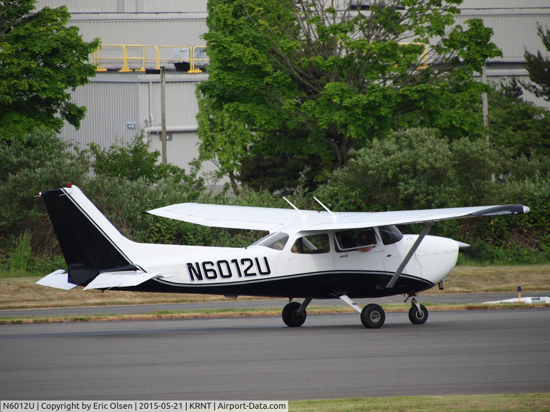 N6012U, 2006 Cessna 172S C/N 172S10168, Cessna 172S starting to take off.